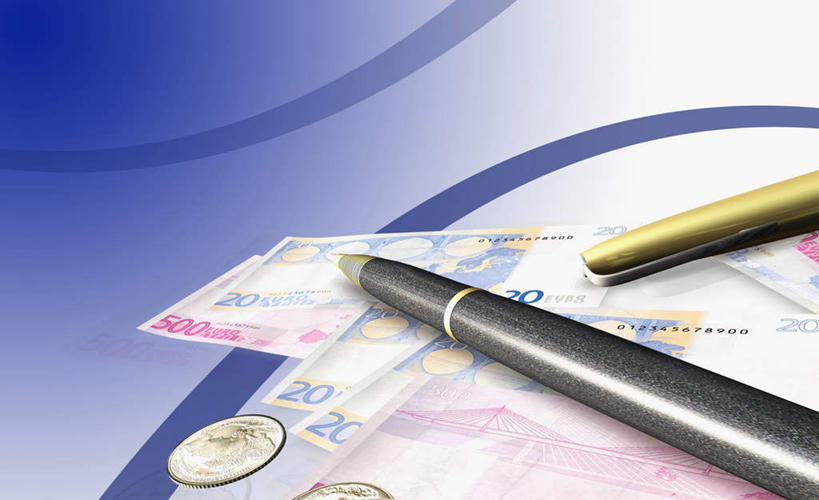 无人,横图,插画,室内,特写,白天,正面,钱,数码,科技,许多,阴影,蓝色背景,网络,英文,笔,标志,钱币,数字,文字,字符,字母,办公用品,很多,高光,几何,计算机图形,欧元,合成,图画,标识,水笔,画,文具,学习用品,钞票,金融,纸币,阿拉伯数字,经济,英文字母,文具用品,一支,电脑合成图,数码合成图,合成图,漫画,流通,纸钞,贸易,写实,具体,具象,货币,现金,硬币,彩图