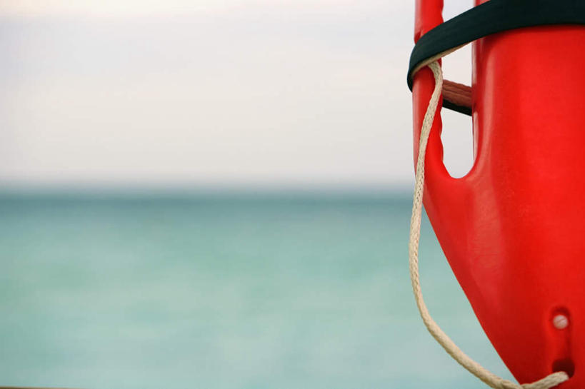 无人,横图,室外,白天,正面,旅游,度假,海浪,海洋,美景,朦胧,模糊,救生衣,景观,浪花,水平线,辽阔,海平线,娱乐,红色,自然,海水,享受,休闲,广阔,景色,放松,一望无际,自然风光,海景,无边无际,一马平川,浮水衣,大海,风浪,海,海水的波动,近岸浪,涌浪,彩图,水天相接,水天一线