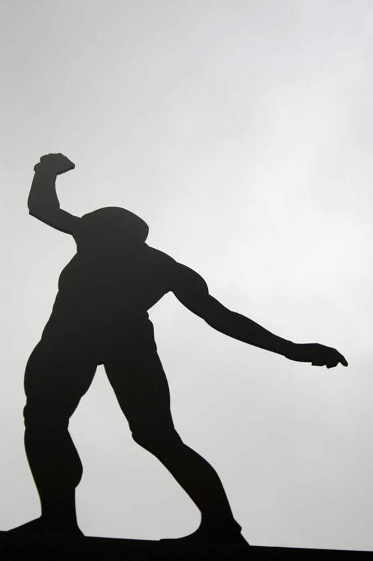 西方人,一个人,无人,站,伸展双臂,竖图,室外,白天,仰视,度假,美景,城市风光,城市,雕塑,欧洲,美国,欧洲人,仅一个男性,仅一个人,阴影,艺术,装饰,光线,雕刻,雕像,影子,景观,背光,娱乐,仅一个年轻男性,蓝色,蓝天,天空,阳光,工艺品,天,站着,享受,休闲,景色,放松,晴朗,纪念,美术,北美,北美洲,主题,美洲,逆光,陈列,伊利诺斯州,芝加哥,万里无云,世界屠猪城,巨肩之城,劳动之城,伊利诺伊,伊利诺伊州,伊利诺州,芝加哥市,芝城,林肯之地,功能,美学,北亚美利加洲,亚美利加洲,男人,男性,年轻男性,白种人,晴空,晴空万里,敞开双臂,伸开双臂,展开双肩,站立,张开手臂,张开双臂,彩图,低角度拍摄,全身