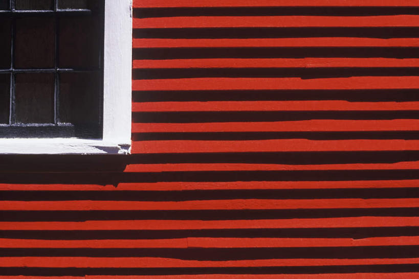 无人,家,横图,室外,特写,白天,正面,窗户,纹路,纹理,房屋,墙,屋子,公寓,洋房,楼房,玻璃窗,墙壁,墙面,住宅,红色,肌理,彩图,房子