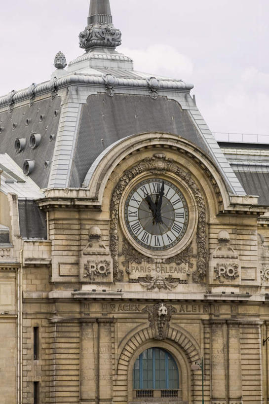 无人,家,竖图,室外,白天,仰视,度假,美景,城市风光,城市,法国,欧洲,时间,时钟,房屋,屋子,景观,公寓,计时,娱乐,洋房,楼房,住宅,钟表,享受,休闲,表,景色,放松,法兰西共和国,法兰西第五共和国,塔钟,法兰西岛,法兰西岛大区,钟,彩图,低角度拍摄,房子