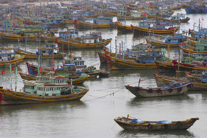无人,码头,横图,室外,白天,正面,度假,河流,美景,水,城市风光,城市,港口,轮船,船,越南,亚洲,许多,阴影,光线,影子,河水,景观,水流,娱乐,排列,阳光,交通工具,享受,休闲,景色,放松,东南亚,载具,游艇码头,越南社会主义共和国,摆列,岘港市,彩图,摆渡口,埠头,渡口,渡头,港湾,海港,口岸,布列,分列