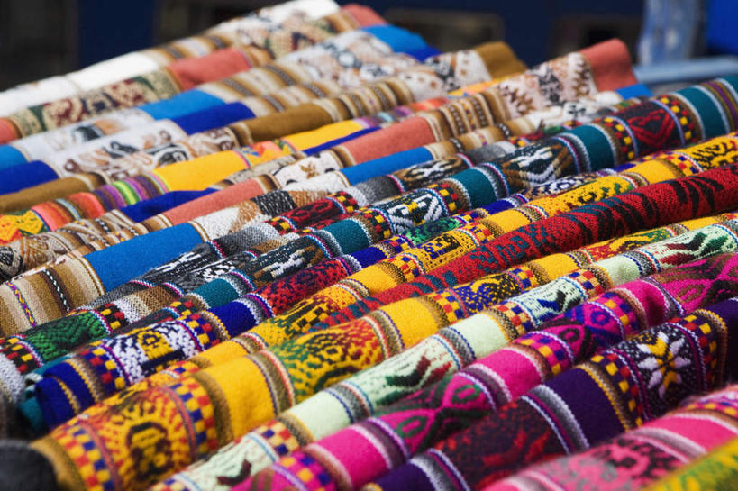 无人,商店,横图,俯视,彩色,室外,特写,白天,度假,美景,城市风光,城市,静物,秘鲁,一排,许多,阴影,花纹,朦胧,模糊,整齐,光线,布,图案,影子,景观,布纹,娱乐,商铺,排列,阳光,享受,休闲,景色,南美,放松,五颜六色,布匹,色彩斑斓,南美洲,拉丁美洲,队列,美洲,五彩缤纷,秘鲁共和国,普诺,亚美利加洲,南亚美利加洲,五彩斑斓,玉米之仓,市肆,商号,五光十色,普诺省,彩图,高角度拍摄,店铺