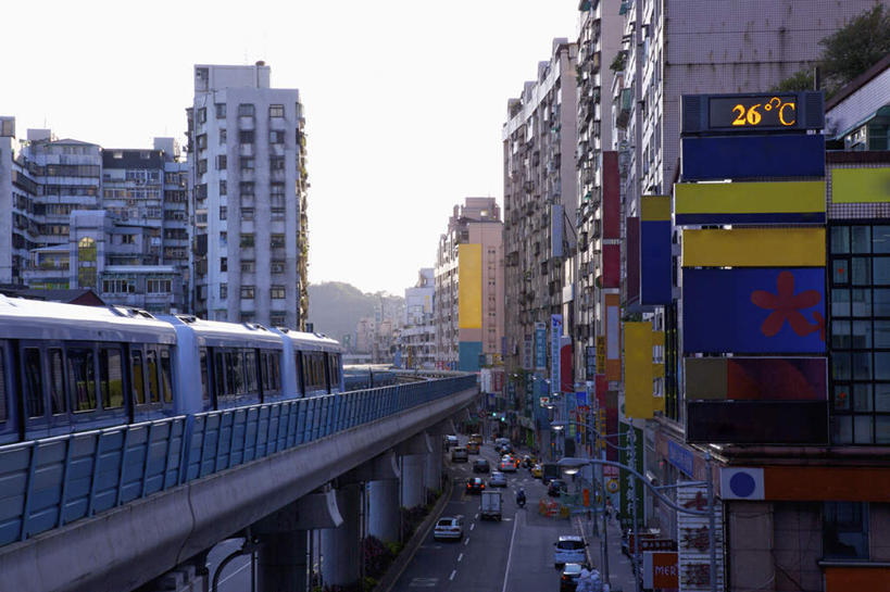 无人,公园,家,高楼大厦,横图,室外,白天,正面,度假,办公楼,美景,城市风光,城市,大厦,道路,建筑,路,摩天大楼,铁路,写字楼,公路,火车,台湾,中国,亚洲,阴影,光线,影子,房屋,屋子,景观,高架,公寓,分界线,轨道,停车线,交通,铁轨,娱乐,洋房,楼房,住宅,车,蓝色,蓝天,天空,阳光,楼宇,交通工具,天,享受,休闲,商务楼,景色,放松,运输,晴朗,车行道,车行道分界线,载具,标线,高架桥,东亚,车行线,高架道路,跨线桥,台北,万里无云,内湖区,港澳台,中华人民共和国,省会,台北市,台湾省,晴空,晴空万里,彩图,房子,大楼,高层建筑,高楼,摩天楼,大湖公园,大湖公园站,内湖,内湖线,台北捷运内湖线,北捷,台北都会区大众捷运系统,台北捷运,台