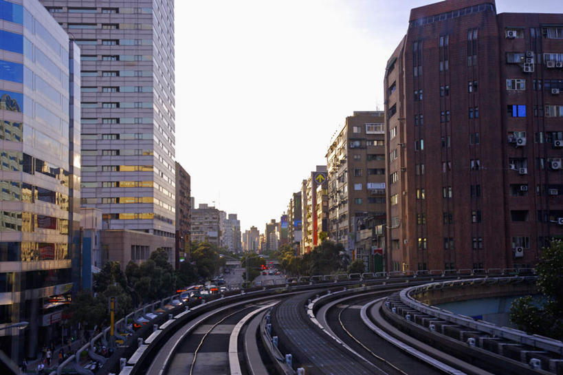 无人,家,高楼大厦,横图,室外,白天,正面,度假,办公楼,美景,城市风光,城市,大厦,道路,建筑,路,摩天大楼,铁路,写字楼,公路,台湾,中国,亚洲,阴影,光线,影子,房屋,屋子,景观,高架,公寓,轨道,交通,铁轨,娱乐,洋房,楼房,住宅,蓝色,蓝天,天空,阳光,楼宇,天,享受,休闲,商务楼,景色,放松,运输,晴朗,高架桥,东亚,高架道路,跨线桥,台北,万里无云,港澳台,中华人民共和国,省会,台北市,台湾省,晴空,晴空万里,彩图,房子,大楼,高层建筑,高楼,摩天楼,内湖线,台北捷运内湖线,北捷,台北都会区大众捷运系统,台北捷运,台