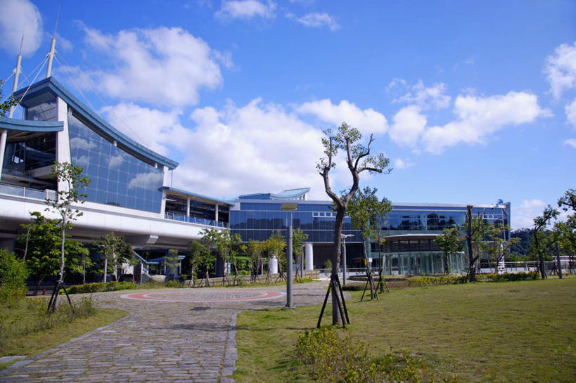 无人,公园,家,横图,室外,白天,正面,度假,草地,草坪,美景,植物,城市风光,城市,台湾,中国,亚洲,阴影,光线,影子,房屋,屋子,景观,云,云朵,云彩,娱乐,楼房,住宅,草,树,树木,蓝色,绿色,白云,蓝天,天空,阳光,自然,天,享受,休闲,景色,放松,生长,晴朗,成长,东亚,台北,内湖区,港澳台,中华人民共和国,省会,台北市,台湾省,晴空,彩图,房子,大湖公园,大湖公园站,内湖,内湖线,台北捷运内湖线,北捷,台北都会区大众捷运系统,台北捷运,台