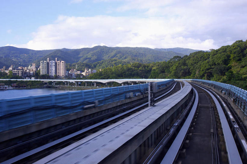 无人,家,高楼大厦,横图,室外,白天,正面,度假,办公楼,美景,山,山脉,植物,城市风光,城市,大厦,道路,建筑,路,摩天大楼,铁路,写字楼,公路,台湾,中国,亚洲,阴影,光线,影子,房屋,屋子,景观,山峰,云,云朵,高架,公寓,轨道,交通,铁轨,山峦,云彩,娱乐,洋房,楼房,住宅,树,树木,蓝色,绿色,白云,蓝天,天空,阳光,自然,楼宇,群山,天,享受,休闲,商务楼,景色,放松,运输,生长,晴朗,成长,高架桥,东亚,高架道路,跨线桥,台北,港澳台,中华人民共和国,省会,台北市,台湾省,晴空,彩图,房子,大楼,高层建筑,高楼,摩天楼,内湖线,台北捷运内湖线,北捷,台北都会区大众捷运系统,台北捷运,台