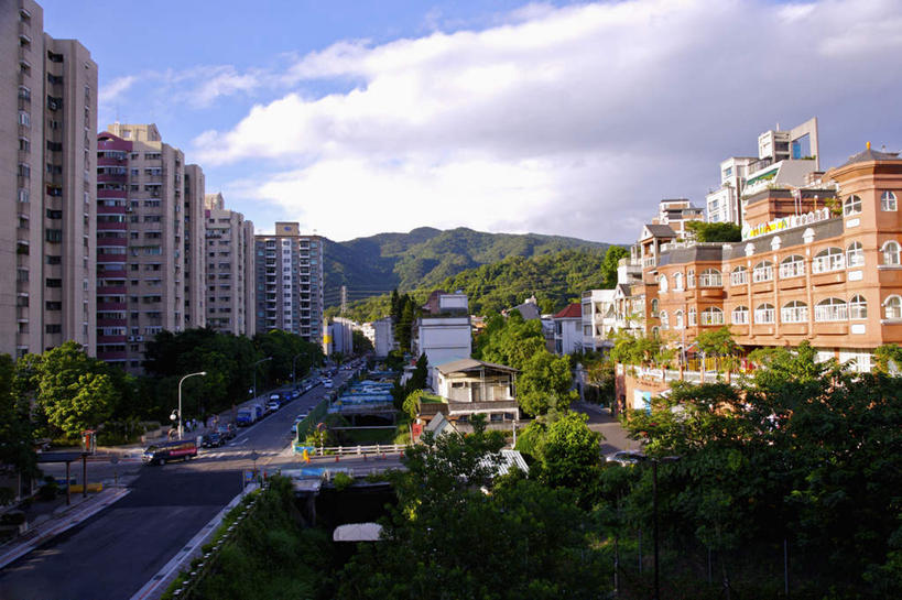 无人,家,高楼大厦,横图,室外,白天,正面,度假,办公楼,美景,山,山脉,树林,植物,城市风光,城市,大厦,道路,建筑,路,路灯,摩天大楼,写字楼,公路,照明,台湾,中国,亚洲,阴影,光线,影子,房屋,屋子,景观,山峰,云,云朵,公寓,灯光,交通,山峦,云彩,娱乐,洋房,楼房,住宅,灯,树,树木,蓝色,绿色,白云,蓝天,天空,阳光,自然,楼宇,群山,天,享受,休闲,商务楼,景色,放松,生长,晴朗,成长,照亮,照明设备,东亚,台北,内湖区,港澳台,中华人民共和国,省会,台北市,台湾省,晴空,马路,彩图,房子,大楼,高层建筑,高楼,摩天楼,内湖,台