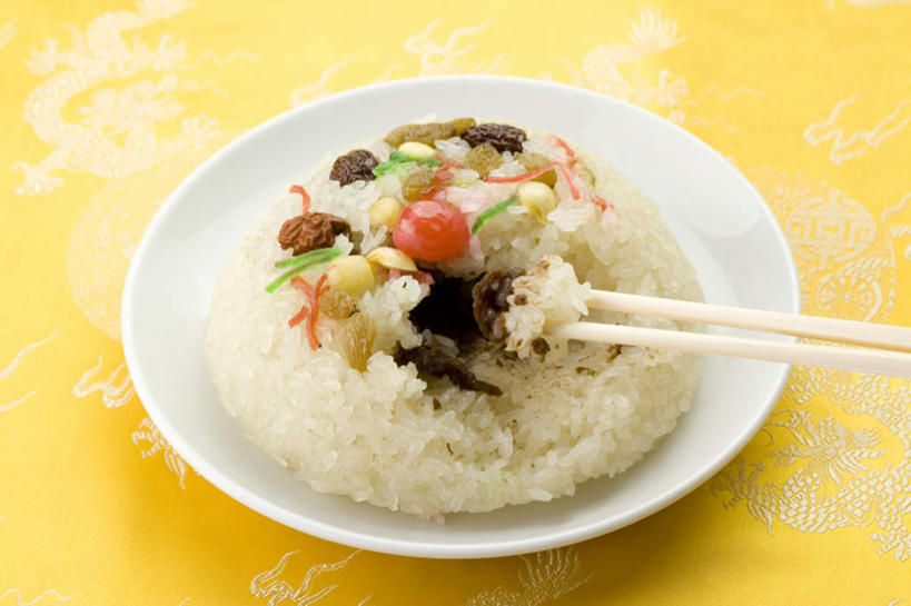 点心,无人,横图,俯视,室内,特写,白天,烹饪,中餐,筷子,桌面,桌子,葡萄,餐具,水果,阴影,新鲜,反射,木制,布料,碟子,盘,影子,莲子,生食,料理,食品,甜点,甜品,果实,布纹,文化,传统,菜肴,美食,桌布,食物,一个,盘子,餐巾,木制品,碟,台布,甜食,中式,枣,葡萄干,摄影,红枣,佳肴,有机食品,绿色食品,影棚,单个,礼节,枣子,礼仪,八宝饭,莲米,莲肉,莲实,乌珠木,大枣,进餐用具,山葫芦,蒲桃,草龙珠,彩图,高角度拍摄,影棚拍摄,拍摄