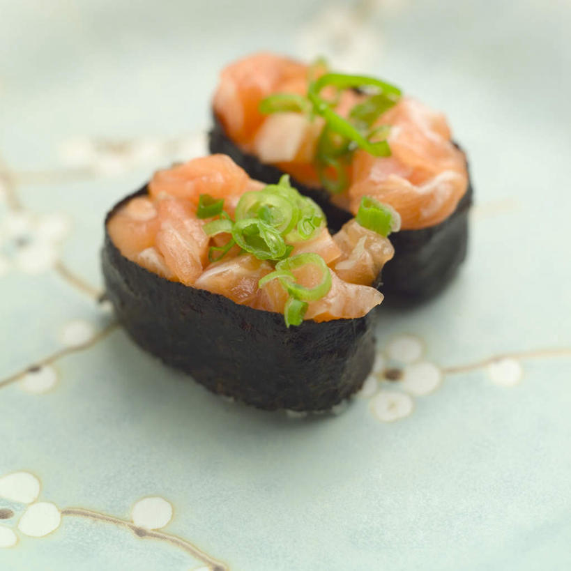 米饭,寿司,无人,方图,俯视,室内,特写,白天,烹饪,植物,蔬菜,餐具,朦胧,模糊,新鲜,碟子,盘,葱,日本料理,料理,食品,草药,药草,饭,菜肴,美食,中药,食物,一个,绿色,自然,盘子,碟,日式料理,日式,摄影,佳肴,有机食品,绿色食品,影棚,生长,单个,成长,五谷,细香葱,香葱,醋饭,药材,中草药,中药材,本草,四喜饭,彩图,高角度拍摄,影棚拍摄,拍摄