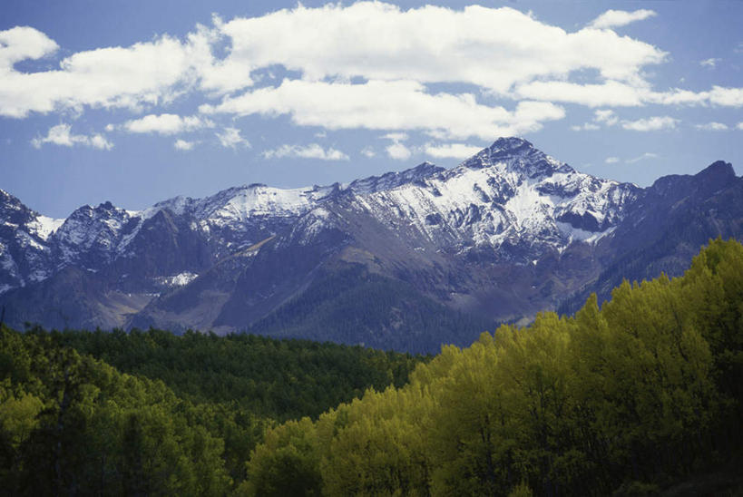 无人,横图,室外,白天,正面,旅游,度假,石头,美景,森林,山,树林,雪,雪山,植物,大雪,美国,阴影,光线,石子,影子,冰,积雪,景观,山顶,山峰,雪景,云,云朵,冬季,冬天,山峦,云彩,娱乐,树,树木,蓝色,绿色,白云,蓝天,天空,阳光,自然,天,享受,休闲,景色,放松,寒冷,生长,晴朗,成长,冰冷,北美,北美洲,自然风光,美洲,科罗拉多州,科罗拉多,北亚美利加洲,亚美利加洲,严寒,冰凉,酷寒,凛冽,凛凛,极冷,百年州,颠峰,极峰,圣米格尔县,特柳赖德,石块,岩石,晴空,彩图