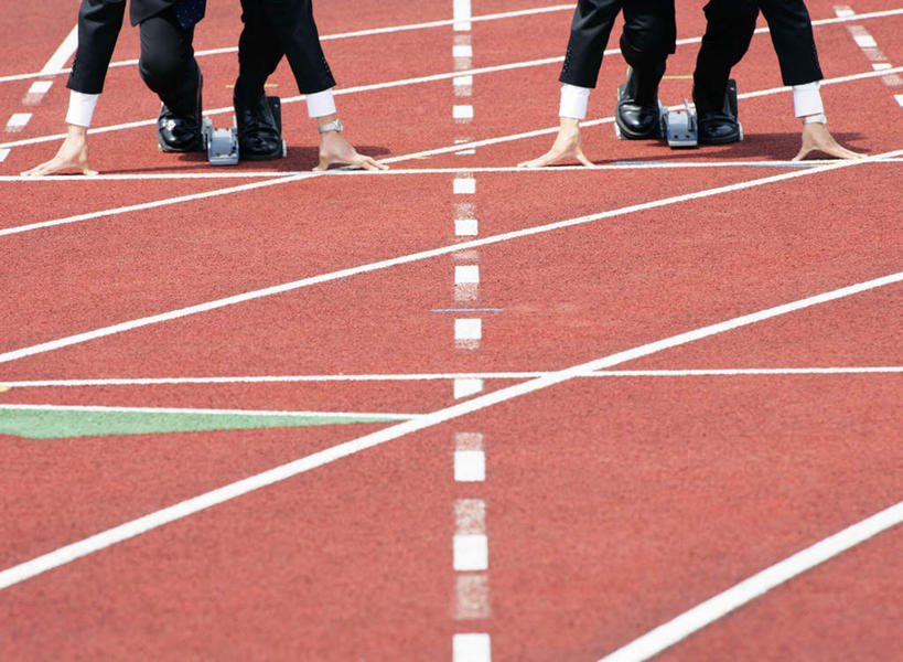 东方人,两个人,同事,商务人士,商务男性,体育馆,运动场,起跑线,起点,蹲,横图,俯视,室外,特写,白天,鞋,衬衫,锻炼,旅游,度假,成功,运动,合作,团队,集体,信心,鞋子,亚洲,撑,阴影,套装,开始,光线,影子,分界线,皮革,黄种人,娱乐,体育场,队伍,阳光,享受,休闲,放松,田径场,领导,撑着,成就,室外运动,商务装,户外运动,合伙,领袖,工薪阶层,起始,运动馆,男人,男性,年轻男性,亚洲人,白领,上班族,蹲着,半身,彩图,高角度拍摄,衬衣,皮鞋,健身,起跑点