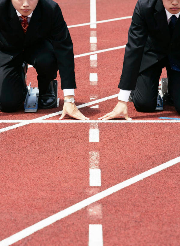 东方人,两个人,同事,商务人士,商务男性,体育馆,运动场,起跑线,起点,蹲,竖图,俯视,室外,白天,鞋,衬衫,锻炼,旅游,度假,成功,运动,合作,团队,集体,信心,鞋子,亚洲,撑,阴影,套装,开始,光线,影子,分界线,皮革,黄种人,娱乐,体育场,队伍,阳光,享受,休闲,放松,田径场,领导,撑着,成就,室外运动,商务装,户外运动,合伙,领袖,工薪阶层,起始,运动馆,男人,男性,年轻男性,亚洲人,白领,上班族,蹲着,半身,彩图,高角度拍摄,衬衣,皮鞋,健身,起跑点
