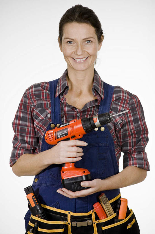 西方人,一个人,机修工,站,竖图,室内,白天,白色背景,正面,衬衫,欧洲,欧洲人,仅一个年轻女性,仅一个女性,仅一个人,格子,拿,拿着,工人,黑色,站着,摄影,影棚,冲击钻,电钻,电动工具,年轻女性,女人,女性,白种人,长发,机械师,机修工人,站立,半身,彩图,影棚拍摄,衬衣,拍摄