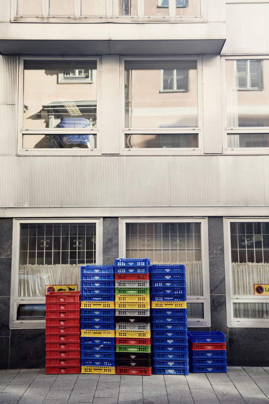 无人,竖图,室外,白天,正面,旅游,度假,美景,窗户,瑞典,欧洲,一堆,阴影,堆叠,堆积,光线,包装,影子,纸箱,景观,娱乐,玻璃窗,阳光,自然,容器,箱子,享受,休闲,景色,放松,堆,斯堪的纳维亚,自然风光,北欧,斯堪的纳维亚半岛,纸板箱,包装箱,瑞典王国,彩图