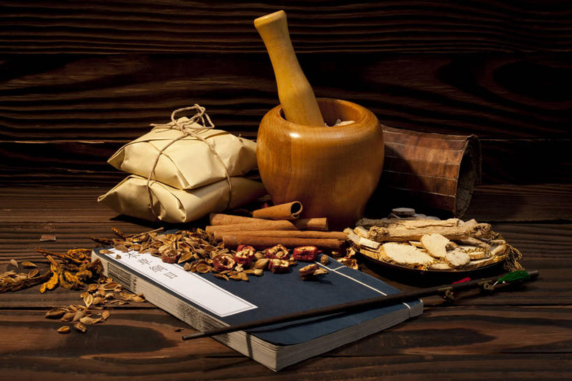 无人,医生,横图,化妆,美容,连翘,静物,北京,中国,亚洲,护肤,药,准备,堆叠,丰富,材料,瓷器,文字,草药,药草,肉桂,古典,传统,容器,医护人员,医疗人员,保养,享受,休闲,健康,放松,保健,摄影,药房,有机食品,多样,堆,准确,知识,草本,中国文化,研磨器,干的,营养品,中医,东亚,广口瓶,养颜,技能,黄连,党参,大夫,秤,书,青翘,落翘,连壳,黄奇丹,黄花条,彩图,杜仲,SPA美容,木通,处方,传统文化,汉医,成分