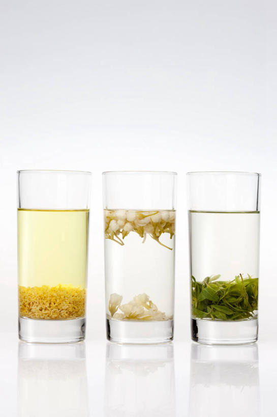 无人,竖图,留白,白色背景,下午茶,幸福,茶,桂花,静物,中国,亚洲,一排,整齐,透明,绿茶,茶叶,食品,饮品,杯,娱乐,传统,饮食,茉莉,食物,饮料,排列,三个,容器,花茶,干花,享受,休闲,温馨,放松,乐趣,保健,养生,摄影,有机食品,生活方式,中国茶,花草茶,舒适,简单,队列,可口,清新,中国文化,东亚,热饮,东亚文化,健康食物,纯净,茉莉花茶,茉莉香片,香花茶,香片,熏花茶,适口,玻璃杯,彩图,影棚拍摄,传统文化
