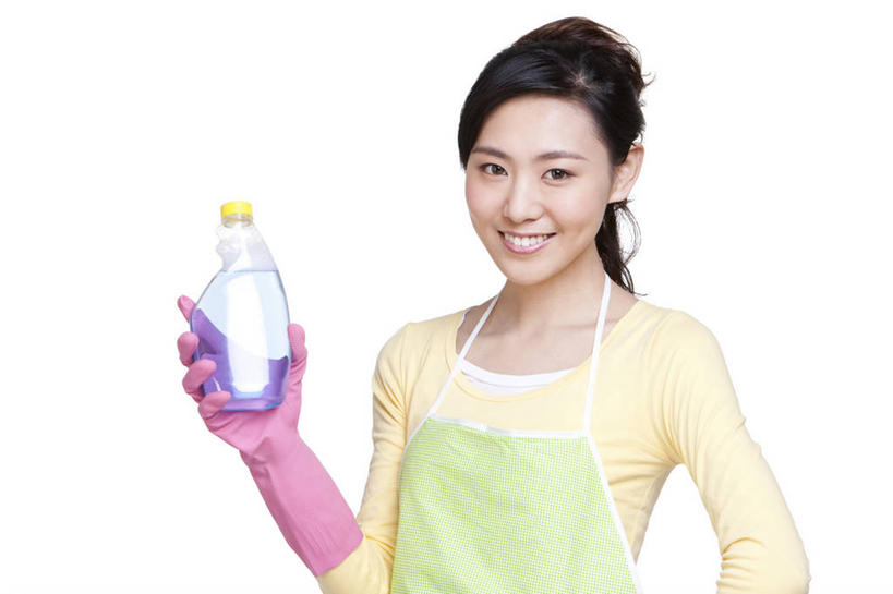 东方人,成年人,一个人,家庭,笑,微笑,露齿笑,横图,竖图,白色背景,正面,家务,快乐,亚洲,仅一个女性,瓷器,围裙,拿着,休闲装,干净,温暖,温馨,一家人,家庭妇女,和睦,享乐,东亚,北京市,清洗剂,年轻女性,女人,女性,亚洲人,中国人,年轻人,半身,彩图,影棚拍摄,欢乐,融洽,家务劳动