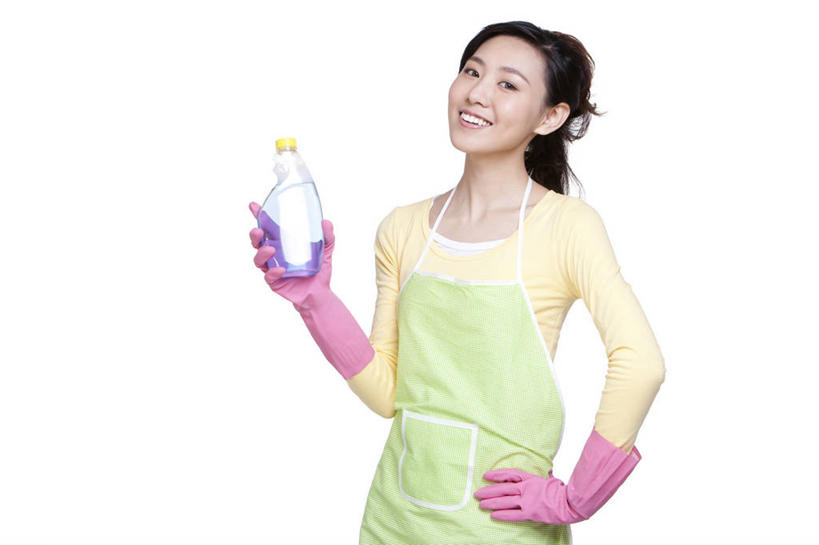 东方人,成年人,一个人,家庭,笑,微笑,露齿笑,横图,竖图,白色背景,正面,家务,快乐,亚洲,仅一个女性,瓷器,围裙,拿着,休闲装,干净,温暖,温馨,一家人,家庭妇女,和睦,享乐,东亚,北京市,清洗剂,年轻女性,女人,女性,亚洲人,中国人,年轻人,半身,彩图,影棚拍摄,欢乐,融洽,家务劳动