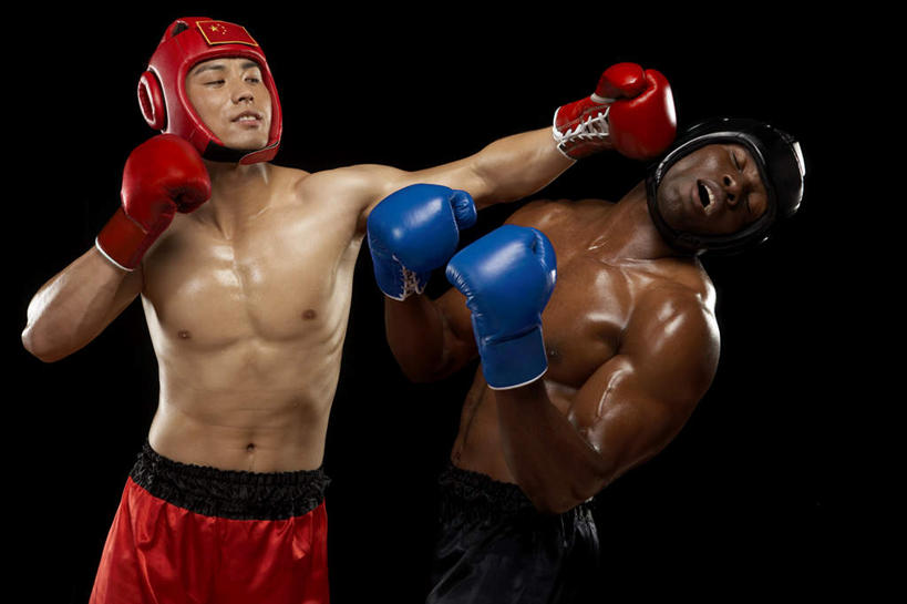 手,健壮,两个人,站,横图,室内,正面,侧面,仰视,运动服,锻炼,快乐,比赛,运动,信心,竞争,拳击,北京,中国,亚洲,对抗,黑色背景,冲突,拳击手套,训练,娱乐,休闲,奥运,力量,摄影,保护,专心,准确,暴力,体育运动,受伤,进攻,荣誉,挑战,队服,敌对,损伤,能力,体育,男人,年轻男性,年轻人,休闲活动,彩图,低角度拍摄,影棚拍摄,健身,挫伤,韧性