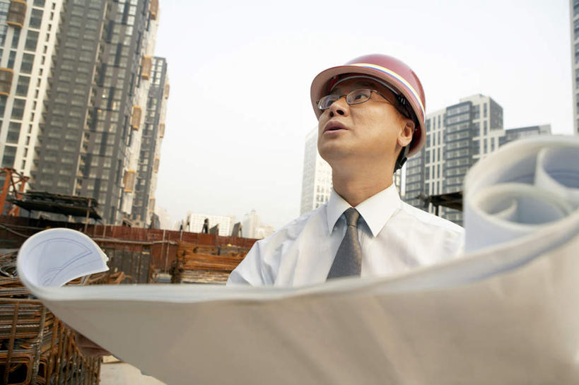 东方人,成年人,中年人,脸,头,脸颊,一个人,商务人士,设计师,工程师,建筑师,商务男性,站,横图,室外,白天,正面,衬衫,度假,商务,讨论,通讯,旅途,建筑业,美景,城市风光,城市,摩天大楼,亚洲,捆扎,套装,正装,钢铁,瓷器,眼镜,纸,景观,拿着,娱乐,肩膀,脚手架,蓝色,安全帽,建筑工地,看,手势,职业,享受,休闲,景色,放松,想,投资,工业,指导,灵感,专心,领导,都市风光,星期,运送,努力,商务装,梦想,蓝图,工薪阶层,东亚,发展,万里无云,北京市,技能,把握,男人,男性,中年男性,亚洲人,中国人,头部,脸部,脸蛋,面部,白领,上班族,彩图,衬衣,打手势,苦尽甘来,掌控,节目单