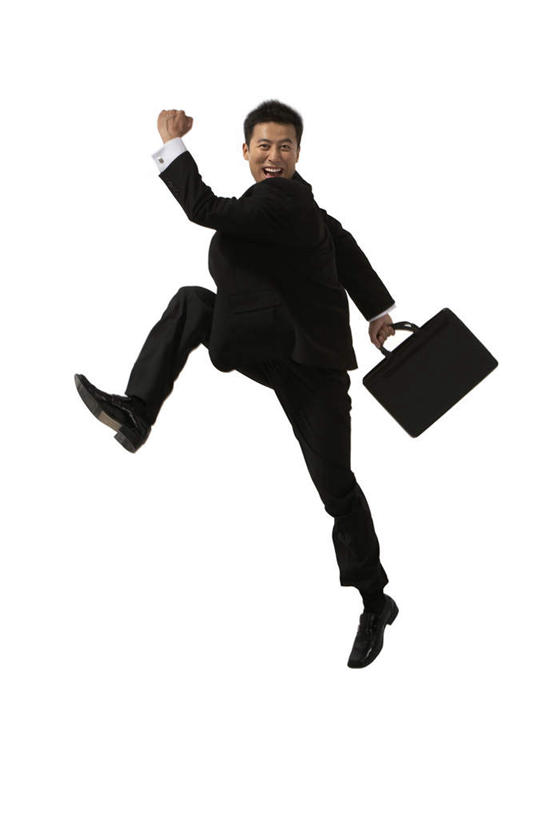 东方人,一个人,商务人士,商务男性,跳,微笑,竖图,留白,白色背景,衬衫,商务,欣喜若狂,兴奋,仅一个男性,仅一个人,套装,公文包,半空,刺激,仅一个年轻男性,活力,力量,摄影,享乐,敏捷,商务装,工薪阶层,无忧无虑,招聘,男人,男性,年轻男性,中国人,年轻人,白领,上班族,彩图,影棚拍摄,衬衣,办公室职员,精力