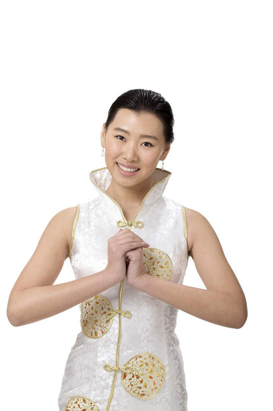东方人,成年人,一个人,服务员,站,握手,笑,微笑,露齿笑,竖图,白色背景,正面,快乐,中国,仅一个女性,旗袍,丝绸,祝福,白色,手势,职业,服务,摄影,影棚,中国文化,摄影棚,祝贺,问候,肖像,东亚,东亚文化,谢谢,年轻女性,女人,女性,亚洲人,中国人,年轻人,服务生,侍者,搀手,拉手,手拉手,手握手,半身,彩图,影棚拍摄,传统服装,拍摄,打手势,传统文化