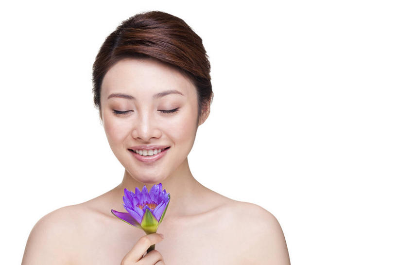 东方人,成年人,脸,头,脸颊,一个人,笑,微笑,露齿笑,横图,特写,白色背景,正面,性感,纯洁,信心,美景,中国,亚洲,仅一个年轻女性,仅一个女性,仅一个人,景观,图像,拿着,肩膀,花,自然,景色,可爱,童年,童趣,人体,高雅,自然风光,吸气,童真,东亚,烂漫,无邪,北京市,天真,年轻女性,女人,女性,中国人,年轻人,头部,长发,脸部,脸蛋,面部,彩图,影棚拍摄,魅力,美人