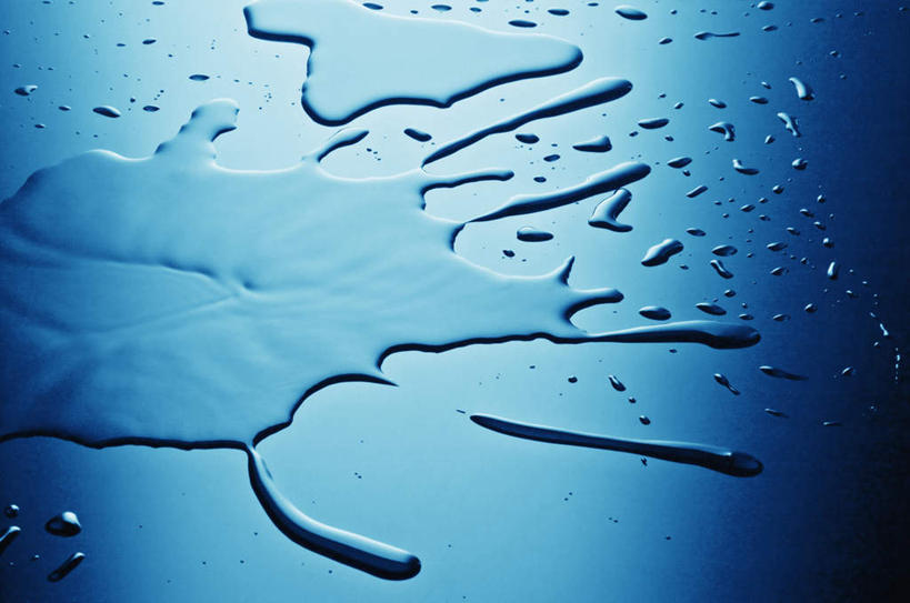 无人,横图,俯视,室内,特写,白天,水,飞溅,蓝色背景,溅,液体,水滴,饮用水,水珠,蓝色,矿泉水,摄影,影棚,喷洒,蒸馏水,彩图,高角度拍摄,影棚拍摄,拍摄