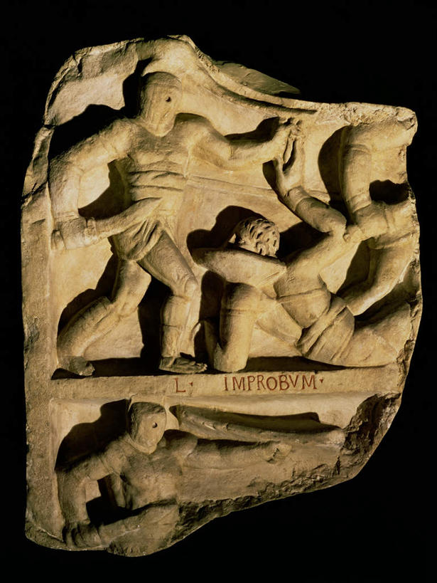 西方人,无人,两个人,站,竖图,室内,特写,白天,正面,民族服装,竞争,帽子,雕塑,欧洲,欧洲人,对抗,阴影,黑色背景,服装,艺术,装饰,冲突,光线,雕刻,雕像,头盔,影子,大理石,注视,破坏,衣服,安全帽,工艺品,观察,看,站着,武器,战争,服饰,观看,纪念,打架,美术,损坏,察看,剑,攻击,威胁,衣着,穿着,对立,关注,矛盾,兵器,打斗,主题,防御,陈列,斗殴,功能,美学,敌对,挫败,斗争,抗拒,抗衡,杀伤,威慑,大理石制品,衣饰,危险,男人,男性,中年男性,白种人,站立,彩图,全身,传统服装,民俗服