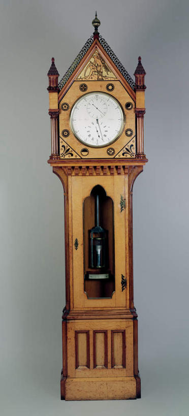 无人,竖图,室内,特写,白天,正面,静物,阴影,花纹,灰色背景,装饰,时间,光线,木制,时钟,影子,计时,木制品,钟表,金色,表,摄影,影棚,座钟,华丽,修饰,点缀,富贵,忠诚,衬托,美观,雅致,雅观,富丽,名誉,荣华,钟,彩图,影棚拍摄,拍摄