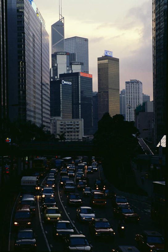 无人,高楼大厦,竖图,室外,白天,正面,度假,办公楼,美景,植物,城市风光,城市,大厦,建筑,摩天大楼,写字楼,汽车,香港,中国,亚洲,许多,阴影,光线,影子,景观,云,云朵,云彩,娱乐,车,树,树木,绿色,白云,天空,阳光,自然,楼宇,交通工具,轿车,天,驾驶,行驶,享受,休闲,商务楼,景色,放松,生长,晴朗,成长,操纵,港,控制,载具,东亚,操控,香港特别行政区,港澳台,中华人民共和国,把持,晴空,彩图,大楼,高层建筑,高楼,摩天楼