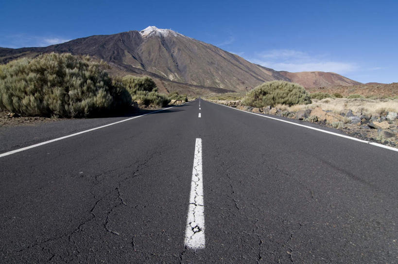 无人,公园,横图,室外,白天,正面,旅游,度假,草地,草坪,石头,美景,山,山脉,植物,道路,路,公路,西班牙,欧洲,阴影,光线,石子,影子,景观,山峰,云,云朵,分界线,停车线,交通,山峦,云彩,娱乐,草,树,树木,蓝色,绿色,白云,蓝天,天空,阳光,自然,群山,天,享受,休闲,景色,放松,生长,晴朗,成长,车行道,车行道分界线,连绵,国家公园,绵延,加纳利群岛,南欧,自然风光,加那利群岛,标线,车行线,西班牙王国,绵亘,特内里费岛,泰德国家公园,石块,岩石,晴空,马路,彩图