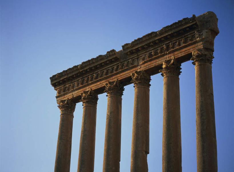 无人,横图,室外,白天,仰视,旅游,度假,名胜古迹,标志建筑,地标,建筑,黎巴嫩,亚洲,一排,阴影,遗迹,整齐,光线,雕刻,影子,柱子,古迹,文物,娱乐,建设,古建筑,排列,蓝色,蓝天,天空,阳光,天,享受,休闲,旅游胜地,放松,晴朗,队列,西亚,古文明,万里无云,雕镂,雕琢,镌刻,黎巴嫩共和国,晴空,晴空万里,彩图,低角度拍摄