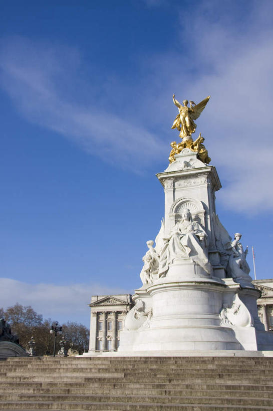 无人,站,竖图,室外,白天,仰视,度假,美景,植物,楼梯,城市风光,城市,路灯,照明,雕塑,英国,欧洲,伦敦,天使,阴影,艺术,装饰,光线,翅膀,雕刻,雕像,影子,阶梯,景观,云,云朵,灯光,首都,云彩,注视,娱乐,台阶,灯,树,树木,蓝色,绿色,白云,蓝天,天空,阳光,自然,工艺品,天,观察,看,站着,享受,休闲,金色,景色,放松,生长,晴朗,成长,观看,纪念,照亮,美术,察看,富贵,神圣,照明设备,西欧,关注,主题,善良,大不列颠,陈列,信徒,忠诚,维多利亚女王纪念碑,大不列颠及北爱尔兰联合王国,功能,美学,富丽,使者,大不列颠联合王国,日不落英帝国,名誉,荣华,雾都,圣洁,晴空,站立,彩图,低角度拍摄,全身