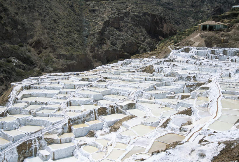 无人,家,工厂,横图,室外,白天,正面,旅游,度假,石头,美景,山,山脉,秘鲁,阴影,光线,石子,影子,房屋,墙,屋顶,屋子,景观,山峰,山峦,顶棚,娱乐,楼房,墙壁,墙面,住宅,阳光,自然,群山,享受,休闲,景色,南美,放松,南美洲,拉丁美洲,自然风光,美洲,秘鲁共和国,库斯科,亚美利加洲,南亚美利加洲,玉米之仓,库斯科省,盐田,石块,岩石,彩图,房子,工地,制造厂