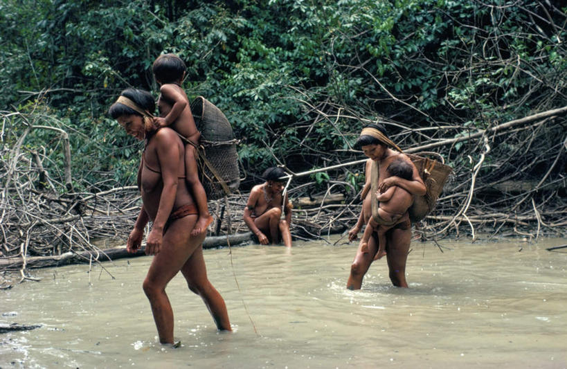 儿童,背,裸体,走,笑,微笑,露齿笑,横图,室外,白天,正面,旅游,度假,湖,湖泊,美景,树林,水,植物,巴西,阴影,波纹,光线,影子,竹篓,湖面,景观,水流,水面,涟漪,许多人,注视,娱乐,树,树木,小孩,绿色,倒影,水纹,阳光,自然,波浪,湖水,背着,观察,看,一群人,享受,休闲,景色,南美,放松,茂盛,生长,成长,观看,繁茂,察看,南美洲,倒映,拉丁美洲,关注,自然风光,美洲,巴西联邦共和国,水晕,亚美利加洲,兴旺,南亚美利加洲,背负,昌盛,反照,赤身,昌隆,畅旺,发达,蕃芜,繁盛,富强,隆盛,蓬勃,旺盛,兴隆,兴盛,郁勃,男孩,男人,男性,女人,女性,中年女性,步行,散步,走路,半身,彩图,男生