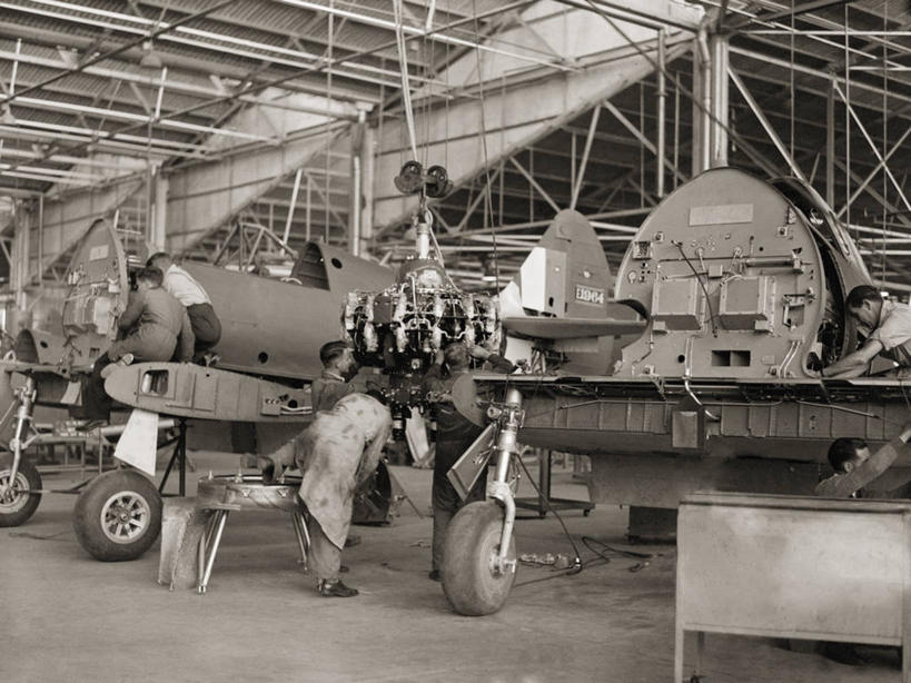 工厂,横图,黑白,室内,澳大利亚,战争,工业,摄影,飞行器,军用机,官位,官职,职位