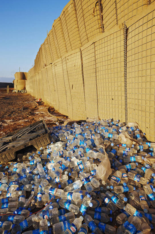 无人,竖图,室外,白天,水,阿富汗,堆叠,环保,水瓶,瓶子,冷饮,摄影,生活方式,能源,回收,资源,货运,利用,低碳,循环,收集,持续,彩图