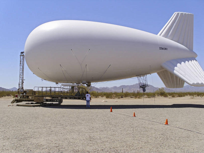 成年人,一个人,横图,室外,白天,沙漠,美国,仅一个男性,军事,飞船,热气球,摄影,亚利桑那,海军,监视,男人,彩图,美国海军