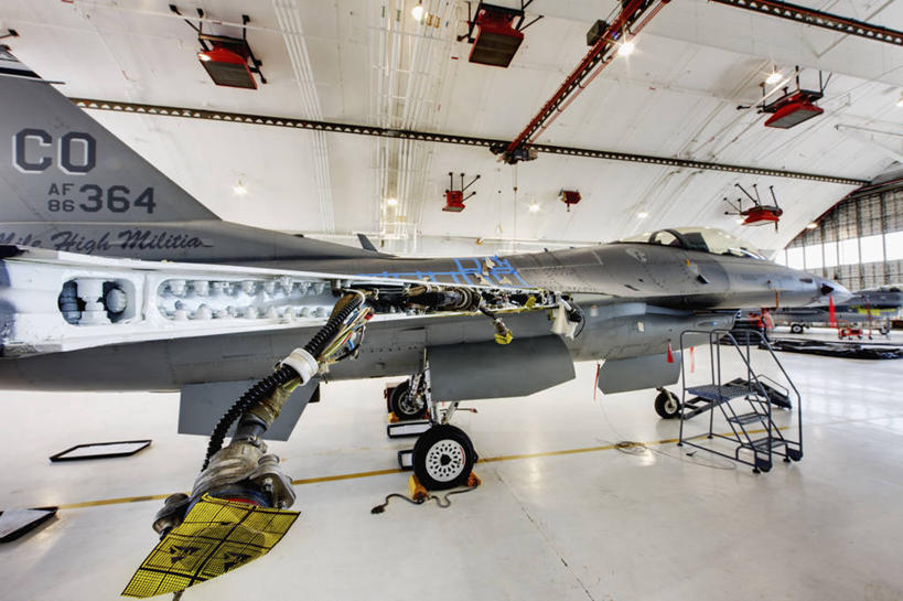 无人,横图,室内,安全,飞机,美国,着陆,一个,力量,战争,摄影,空军,单个,准确,打斗,起落架,进攻,军用机,科罗拉多州,F-16战隼战斗机,蝰蛇,技能,彩图,飞机库
