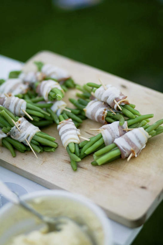 无人,竖图,俯视,室外,特写,白天,旅游,度假,美景,植物,豆,朦胧,模糊,陶瓷,景观,豆类,豆子,案板,陶瓷制品,娱乐,砧板,自然,容器,碗,享受,休闲,景色,放松,储藏,储存,自然风光,豆科,青大豆,青豆,彩图,高角度拍摄,贮存