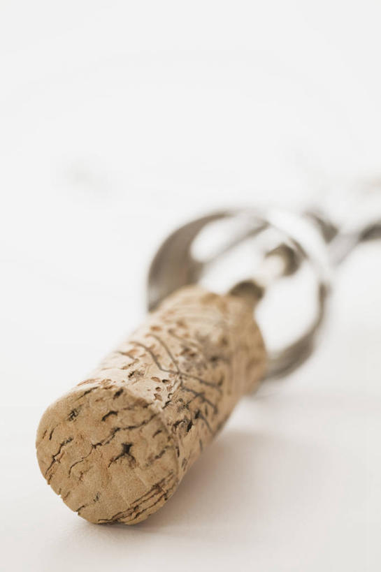 无人,竖图,室内,特写,白天,白色背景,正面,阴影,朦胧,模糊,光线,开瓶器,木塞,影子,灯光,软木塞,开瓶,一个,摄影,影棚,单个,开启,保存,密封,启瓶器,瓶启,彩图,影棚拍摄,拍摄,酒具