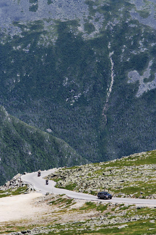 无人,公园,竖图,俯视,室外,白天,旅游,度假,草地,草坪,美景,山,山脉,植物,道路,路,汽车,美国,景观,山峰,小路,交通,山峦,娱乐,车,草,树,树木,绿色,自然,交通工具,轿车,群山,享受,休闲,景色,放松,乡间小路,生长,成长,北美,北美洲,国家公园,自然风光,载具,美洲,新罕布什尔州,北亚美利加洲,亚美利加洲,新罕布什尔,新罕布夏州,花岗岩州,花冈岩之州,滑雪之州,白山国家森林公园,白山国家森林,彩图,高角度拍摄