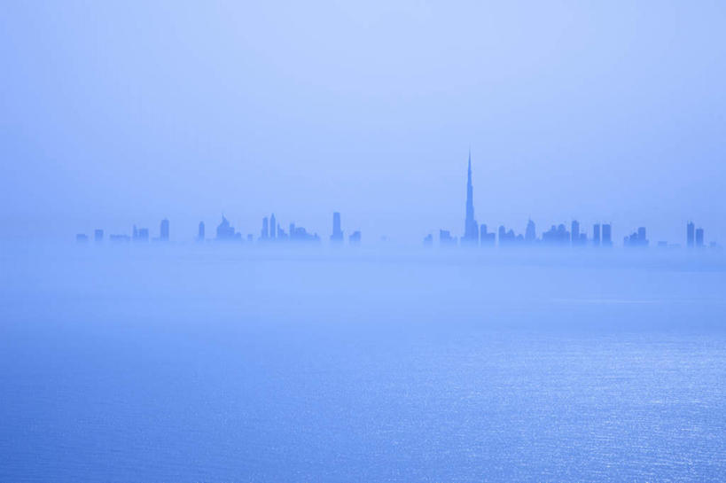 无人,高楼大厦,横图,室外,白天,正面,度假,海浪,海洋,美景,雾,城市风光,标志建筑,城市,大厦,地标,建筑,摩天大楼,阿联酋,亚洲,覆盖,波纹,繁华,朦胧,模糊,景观,浪花,娱乐,建设,水纹,海水,波浪,包围,享受,休闲,景色,放松,迷雾,西亚,海景,阿拉伯联合酋长国,迪拜,迪拜塔,哈利法塔,比斯迪拜塔,繁荣,笼罩,杜拜,发达,迪拜大厦,大海,风浪,海,海水的波动,近岸浪,涌浪,大雾,彩图,大楼,高层建筑,高楼,摩天楼