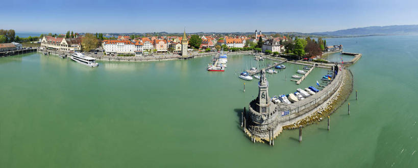 无人,家,横图,俯视,室外,白天,度假,河流,美景,水,植物,城市风光,城市,道路,轮船,船,雕塑,德国,欧洲,阴影,艺术,装饰,光线,信息,雕刻,雕像,影子,房屋,屋子,地平线,河水,景观,水流,辽阔,灯塔,地面,交通,方向,娱乐,楼房,住宅,树,树木,蓝色,绿色,倒影,蓝天,天空,阳光,自然,工艺品,交通工具,天,享受,休闲,广阔,景色,放松,生长,晴朗,成长,引导,指引,纪念,一望无际,美术,倒映,西欧,载具,延伸,主题,陈列,万里无云,德意志联邦共和国,天地相交,功能,美学,航标,无边无际,一马平川,反照,林道,晴空,晴空万里,彩图,高角度拍摄,房子,导航