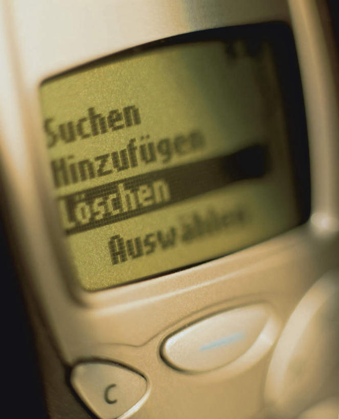 无人,打电话,竖图,室内,白天,正面,电话,手机,黑色背景,朦胧,模糊,英文,标志,文字,字符,字母,通讯设备,标识,摄影,影棚,英文字母,挑选,选择,一部,交流,沟通,通话,彩图,影棚拍摄,拍摄