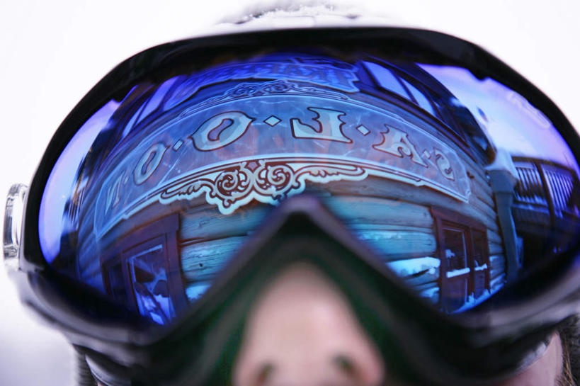 西方人,一个人,横图,室外,白天,正面,安全,欧洲,欧洲人,仅一个男性,仅一个人,仅一个中年男性,眼镜,防护,护目镜,保护,保险,保全,周全,安稳,安定,安全防护眼镜,平安,男人,男性,中年男性,白种人,头部,脸部,半身,彩图,防护眼镜