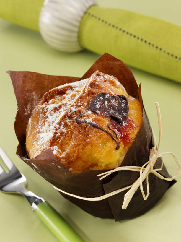 点心,无人,竖图,俯视,室内,特写,白天,下午茶,绿色背景,阴影,反射,影子,勺子,食品,松饼,食物,糕点,一个,绳子,调羹,汤匙,摄影,影棚,单个,纸托,绳索,玛芬蛋糕,蛋糕托,蛋糕托纸,蛋糕纸托,彩图,高角度拍摄,影棚拍摄,拍摄,草莓松饼