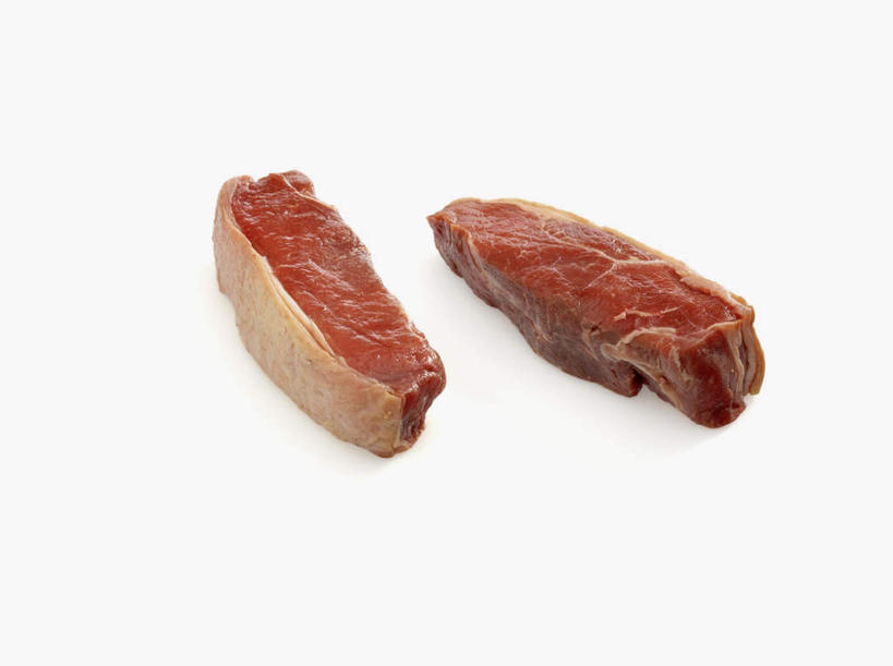 无人,横图,俯视,室内,特写,白天,背景,白色背景,两块,切开,阴影,朦胧,模糊,光线,影子,肉,生食,牛肉,肉类,白色,切,摄影,影棚,剖面,肉食,切面,配景,布景,彩图,高角度拍摄,影棚拍摄,拍摄